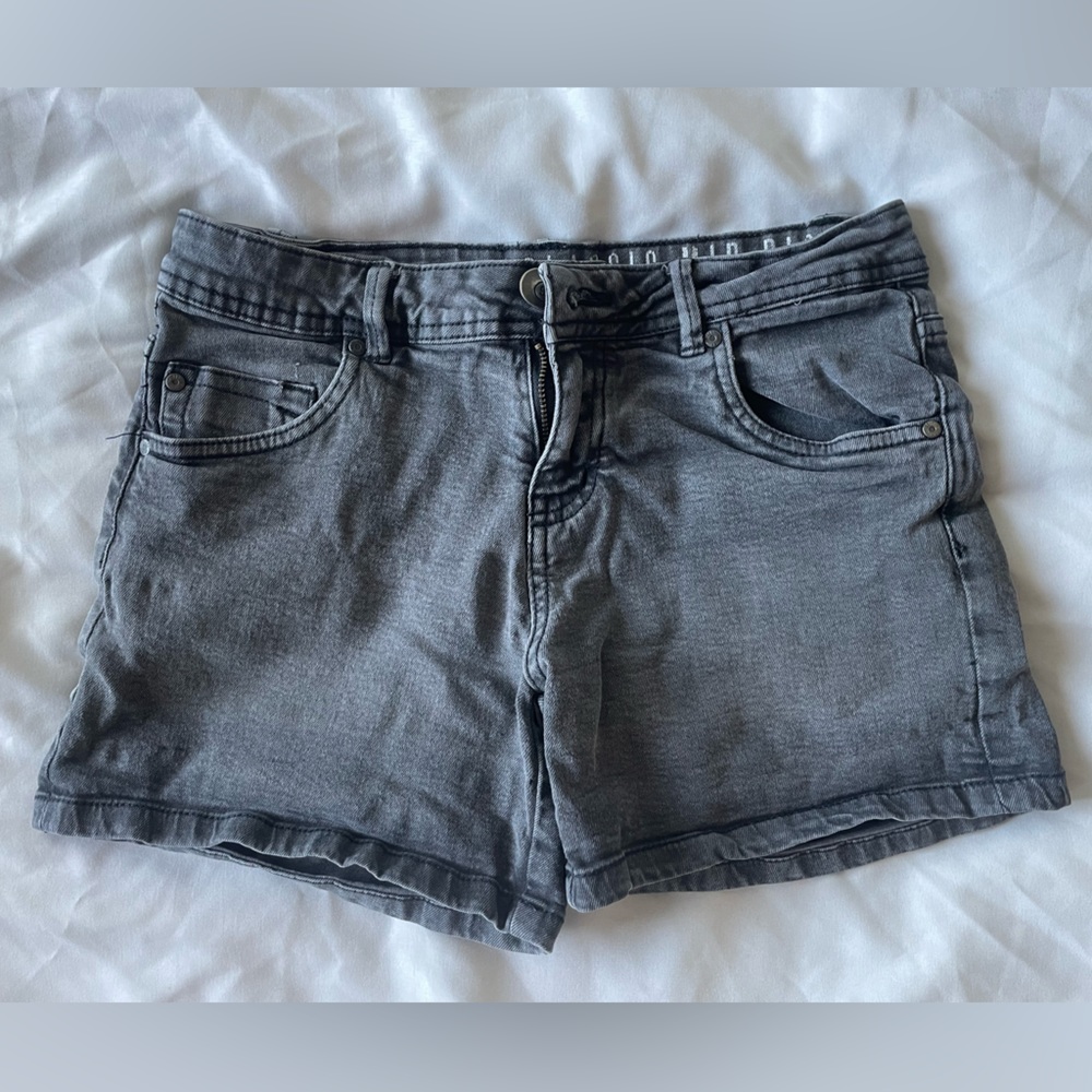 Cotton On Classic Mid Rise Black Denim Shorts US 4